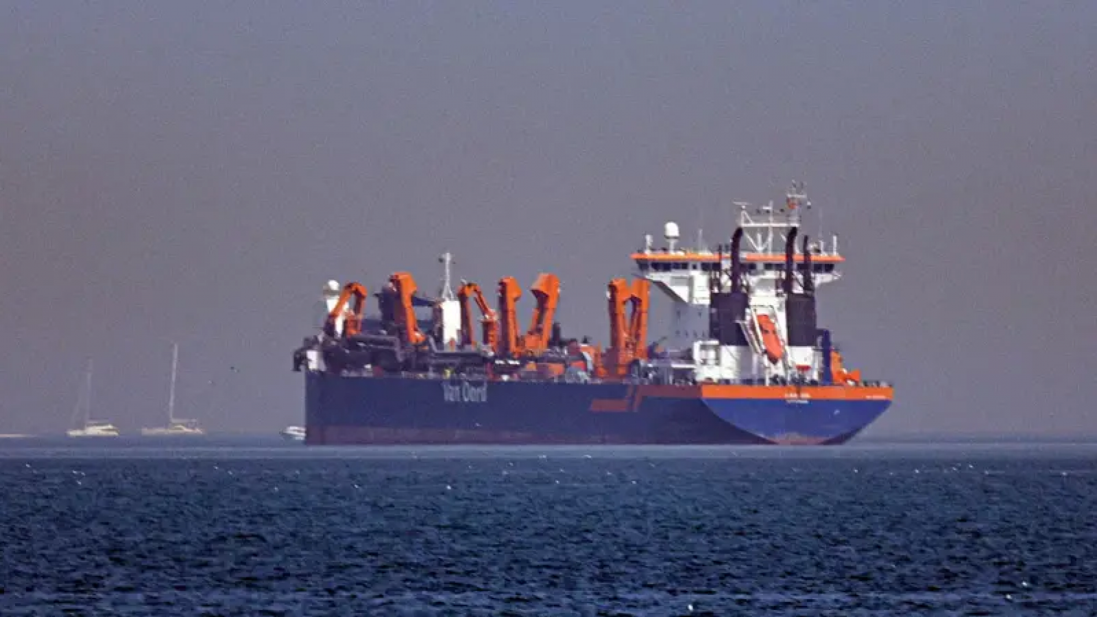 Irán atacó y secuestró barcos en el Estrecho de Ormuz en plena tregua