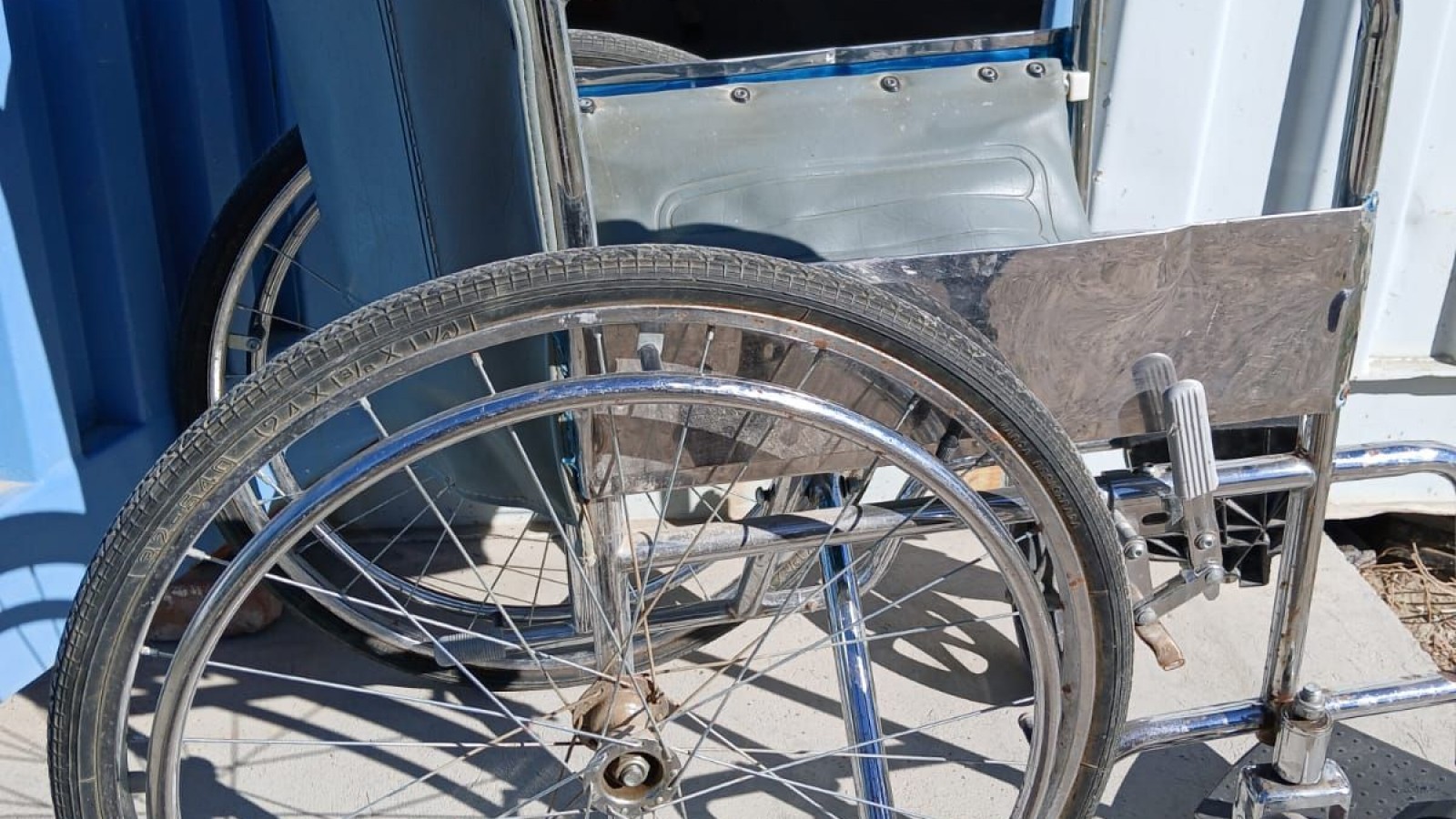 "Es para quien la necesite": un vecino de Madryn donó una silla de ruedas para uso comunitario