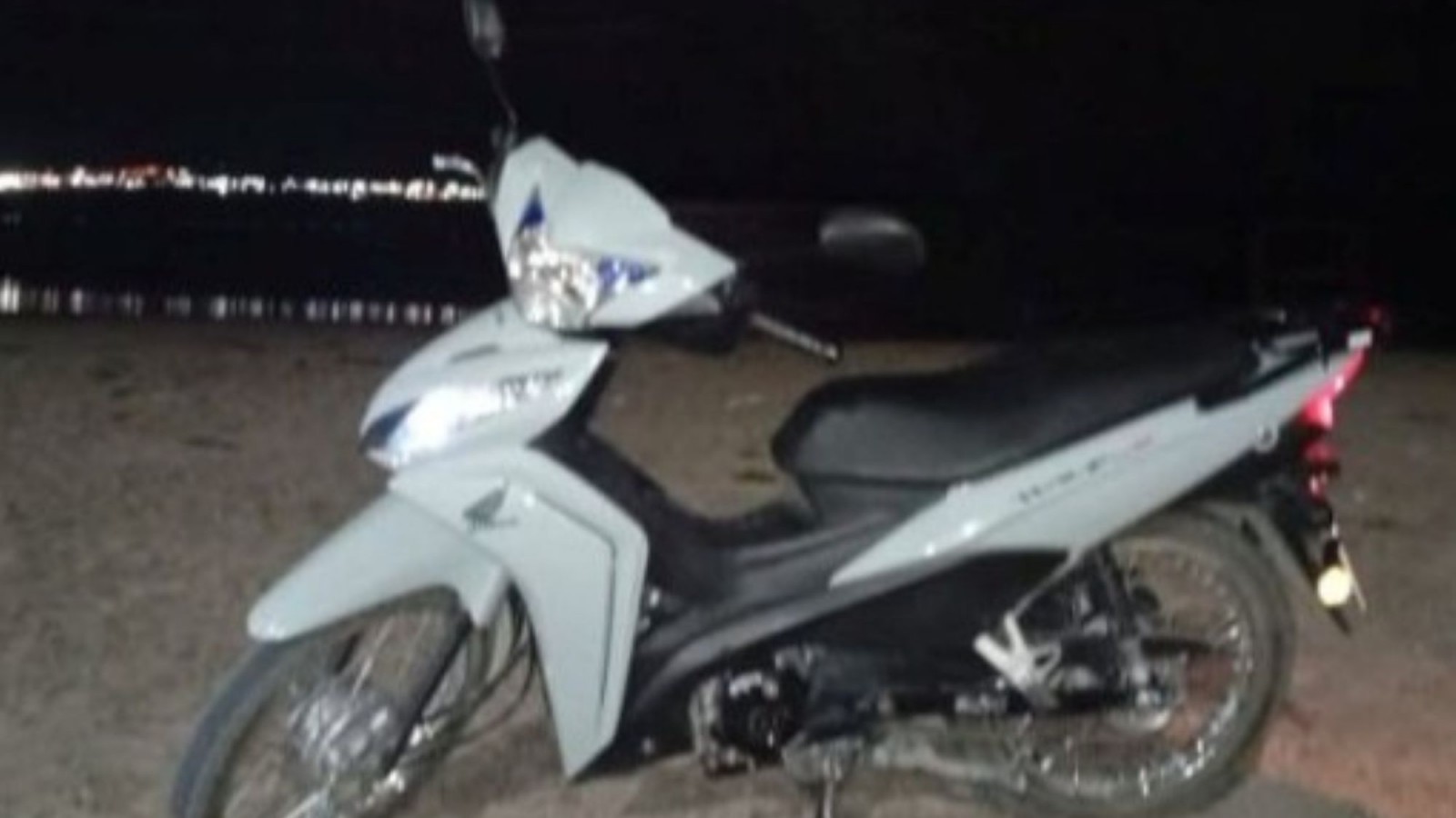 Robaron una moto en Puerto Madryn y piden ayuda para recuperarla: ocurrió frente a un gimnasio