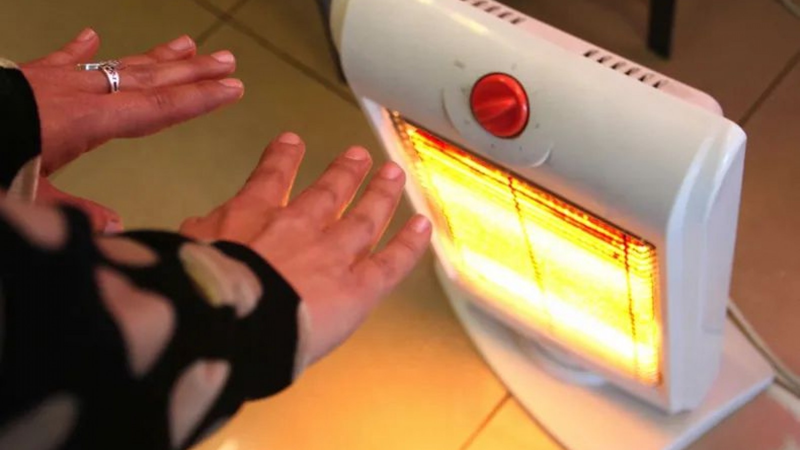 Tarifas: Luque presentó un proyecto para que la Patagonia tenga un "diferencial por zona fría" en la luz