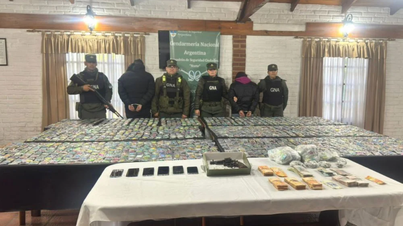 Allanamiento y dos detenidos: secuestran 7.800 dosis de cocaína
