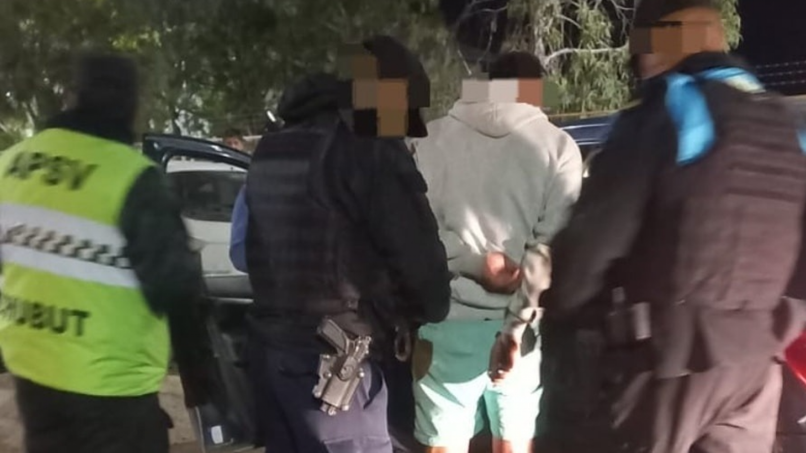 Lo frenaron en un control y tenía un pedido de captura vigente