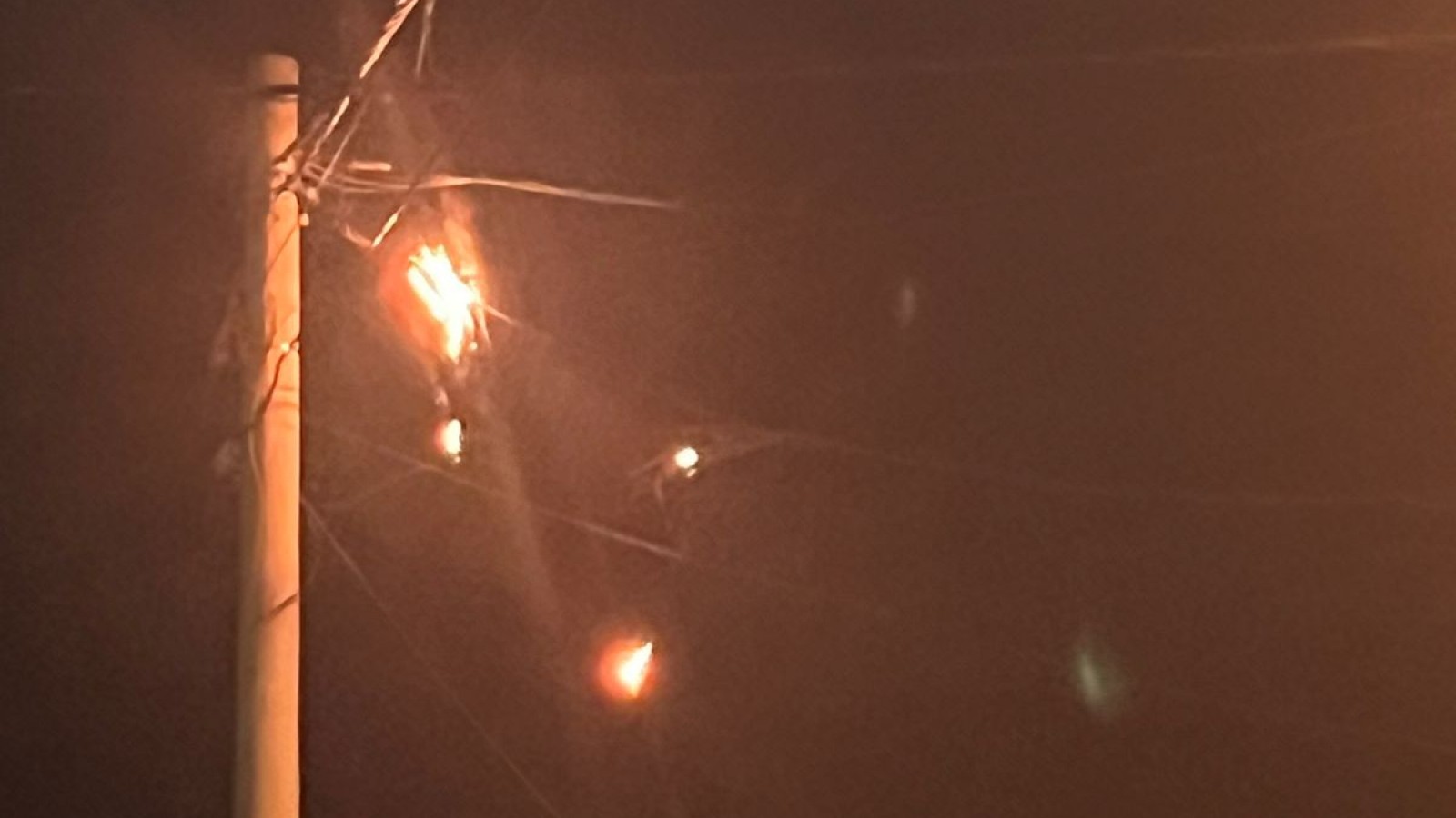 Explosión de un transformador provocó un corte de luz en Trelew