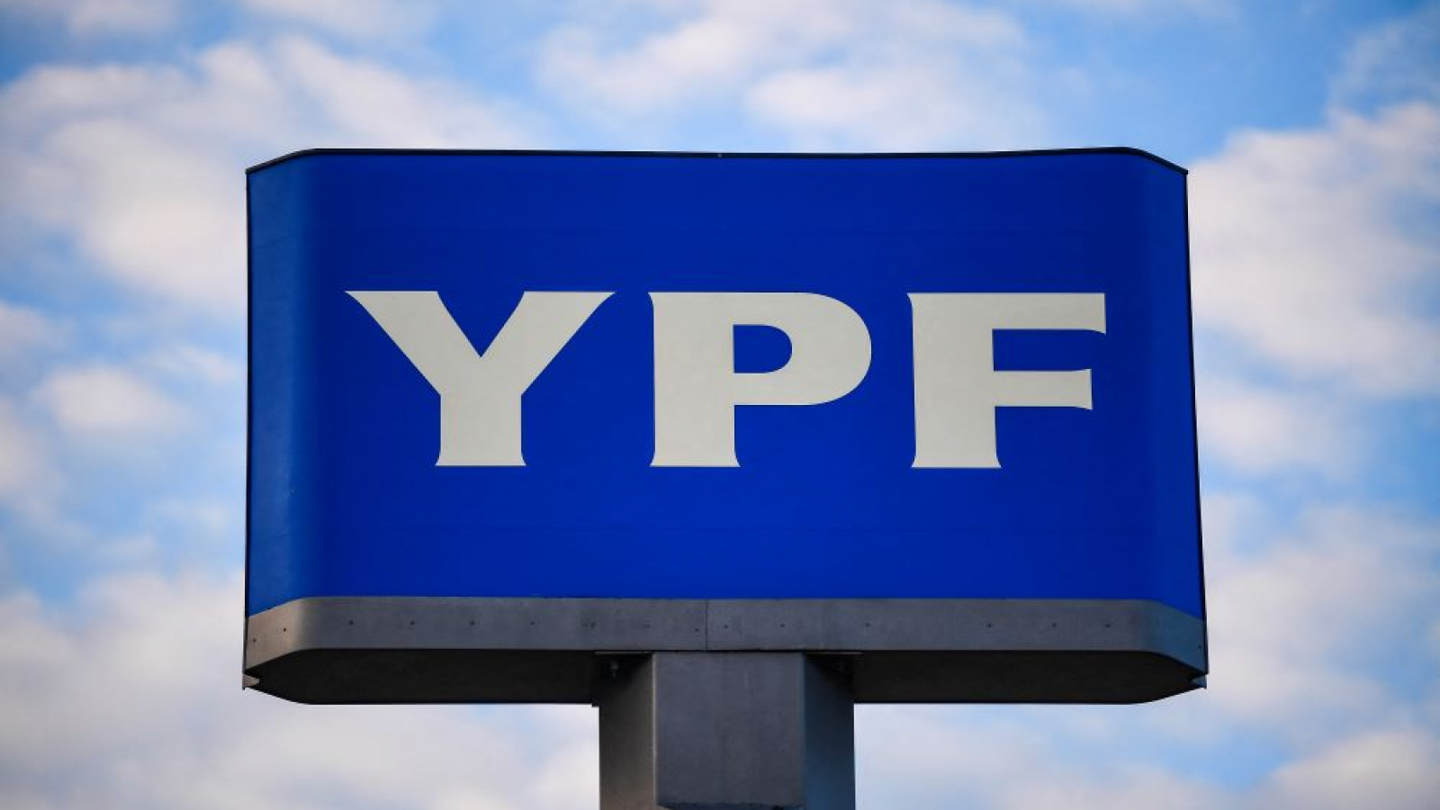 YPF definirá este viernes si termina el congelamiento parcial de las naftas