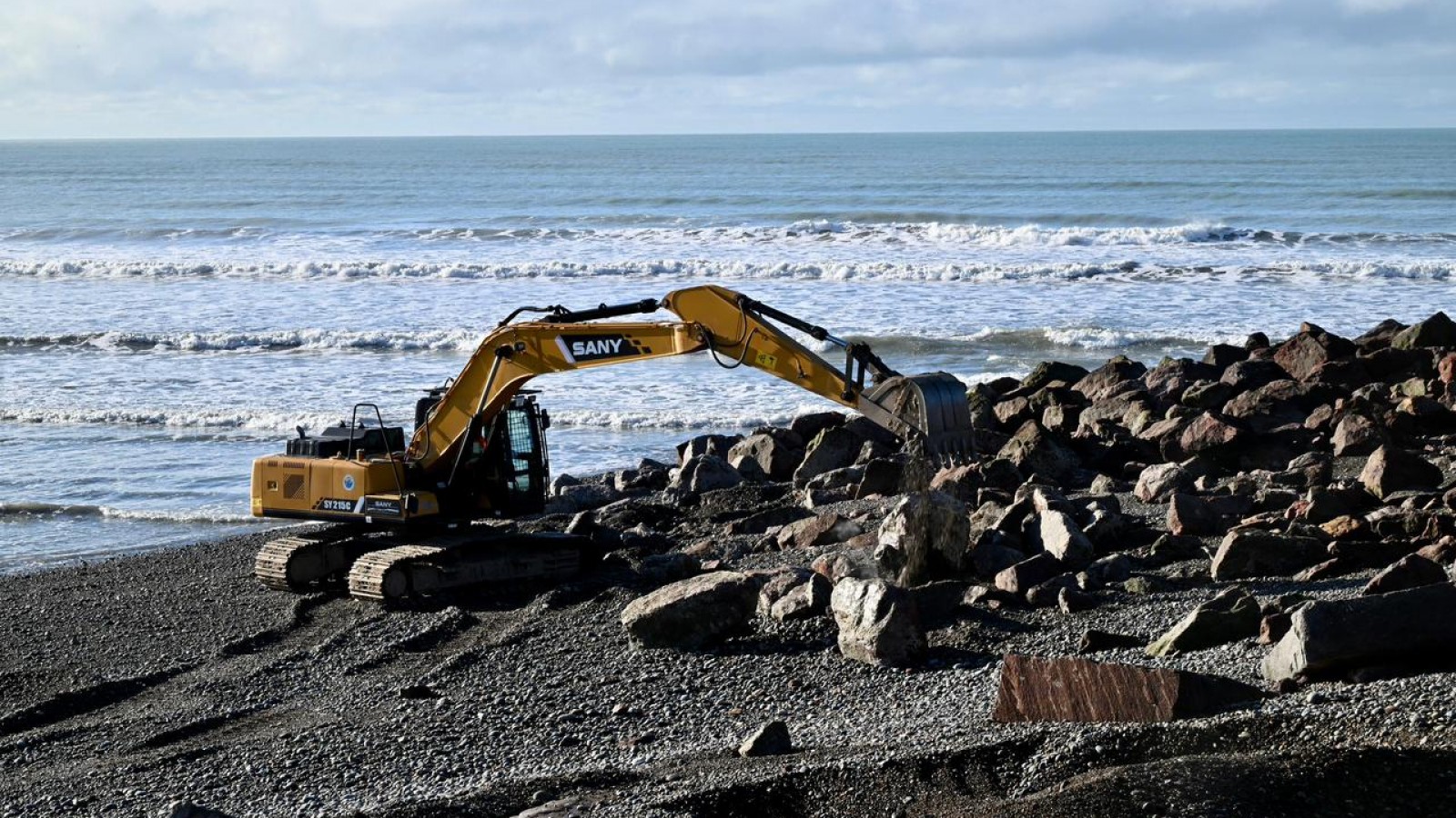 Muralla de roca y hormigón: Así es el plan de $5.500 millones para frenar la erosión en Playa Unión