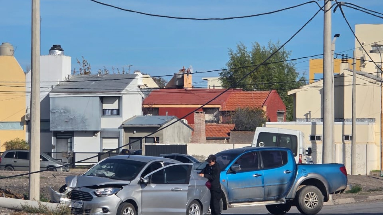 Una mujer fue hospitalizada tras un fuerte choque en Trelew
