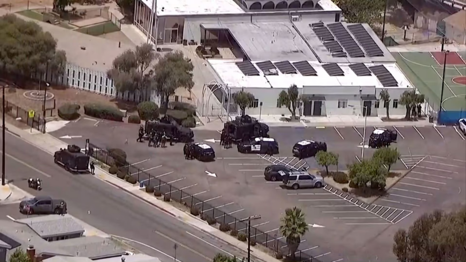 Al menos cinco muertos en un tiroteo en un centro islámico de San Diego