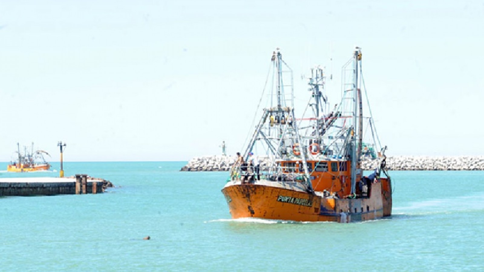 Paritarias en Pesca: Tres gremios aceptaron la propuesta del Gobierno tras lograr mejoras en el básico y nuevos cupos de ascenso