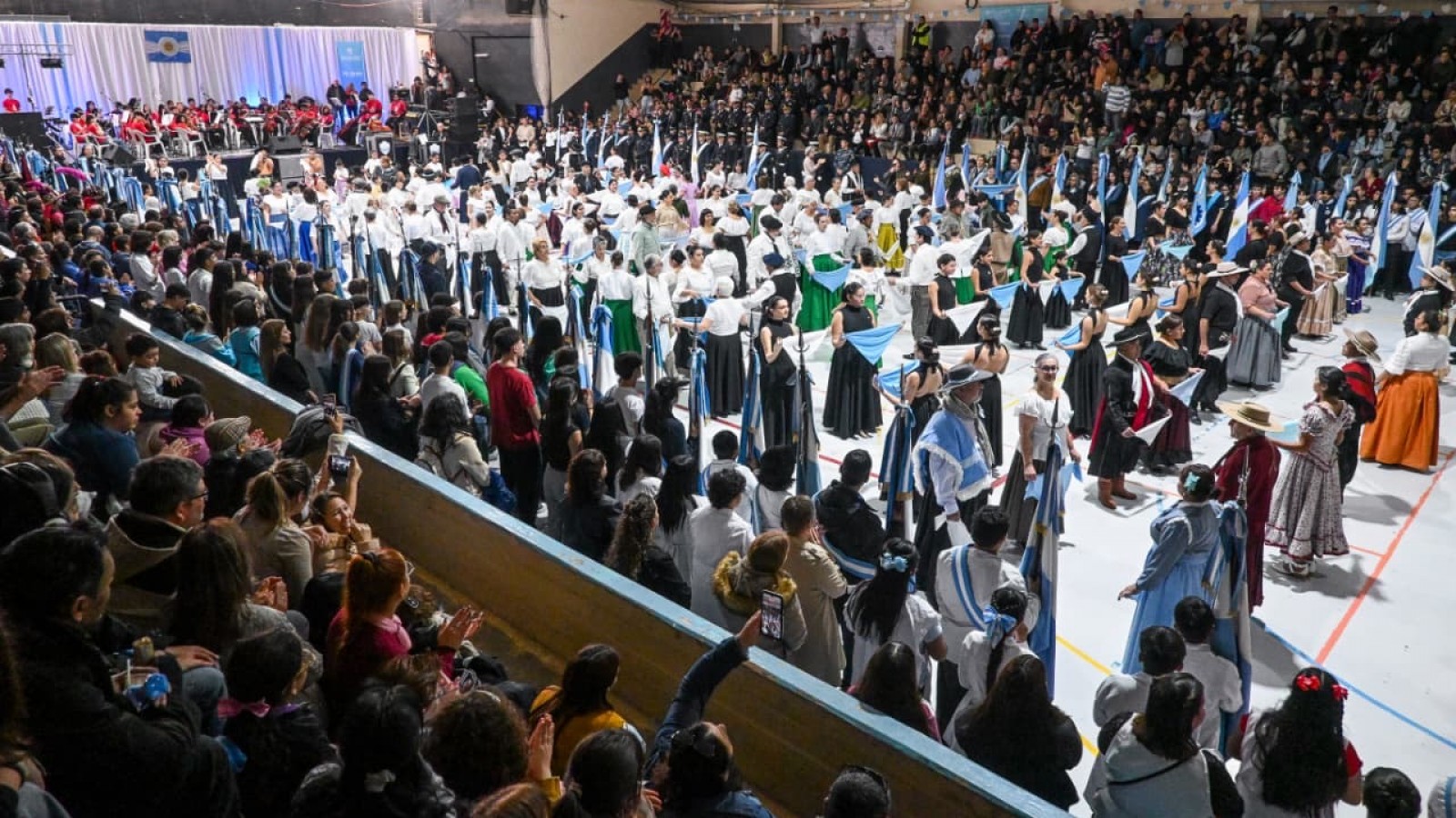 25 de Mayo en Madryn: una masiva convocatoria para celebrar un nuevo aniversario de la Revolución de Mayo