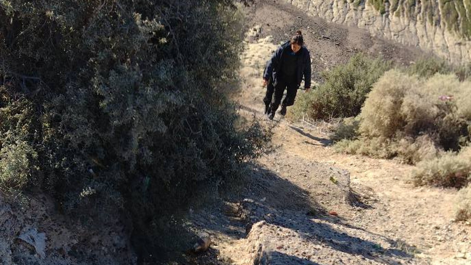 Denunció una violenta agresión en la Costanera Norte de Puerto Madryn y mostró imágenes del operativo policial