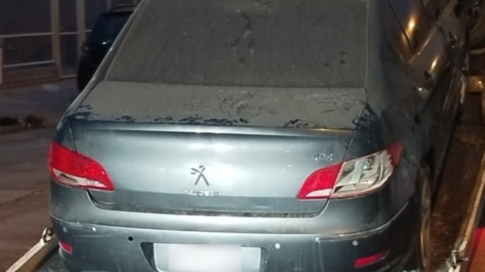 Secuestraron en Puerto Madryn un auto con patente falsa y numeraciones adulteradas