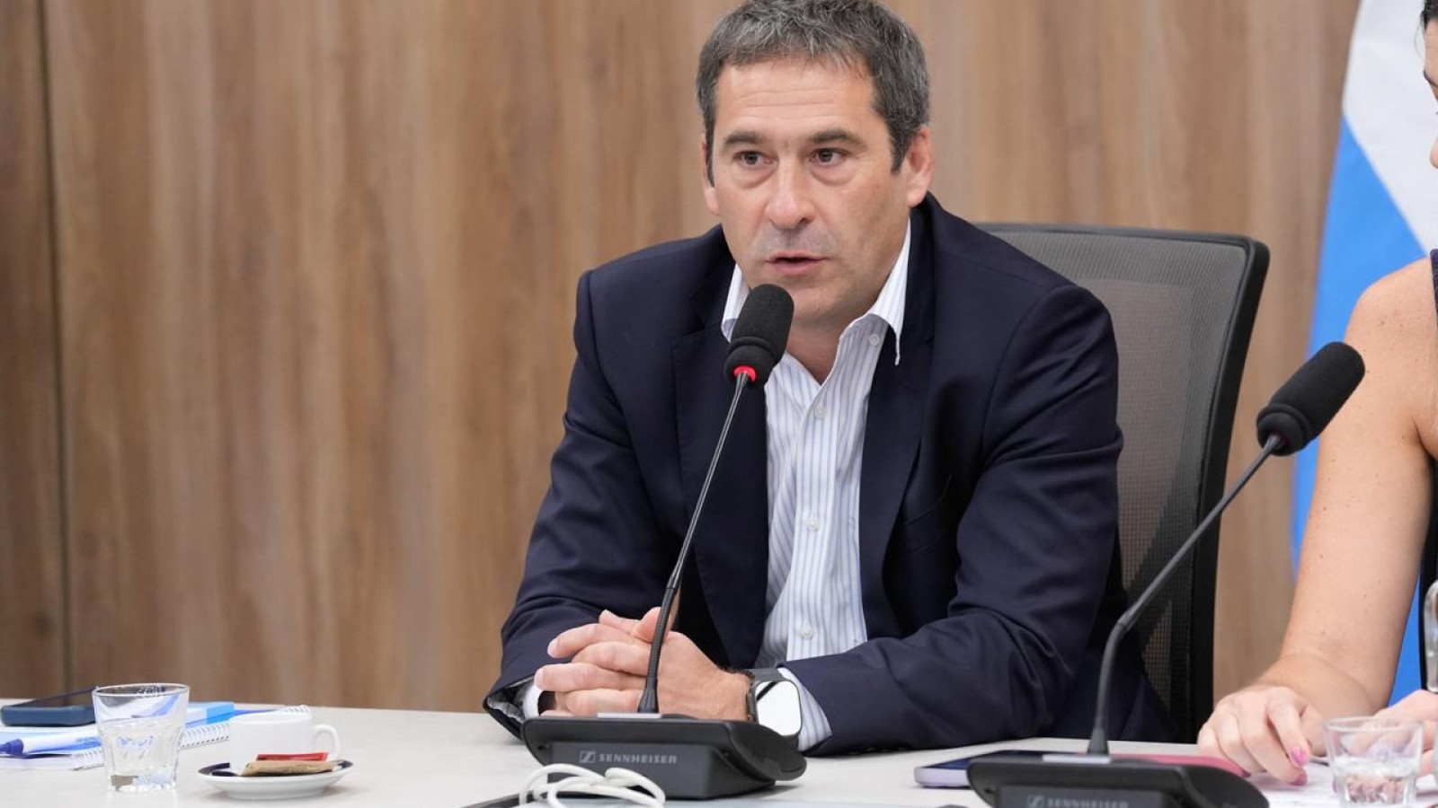 LUQUE Y MICHEL PRESENTARON UN PROYECTO PARA PENALIZAR LA PESCA ILEGAL Y COMBATIR LA DEPREDACIÓN DE LOS RECURSOS DEL MAR ARGENTINO