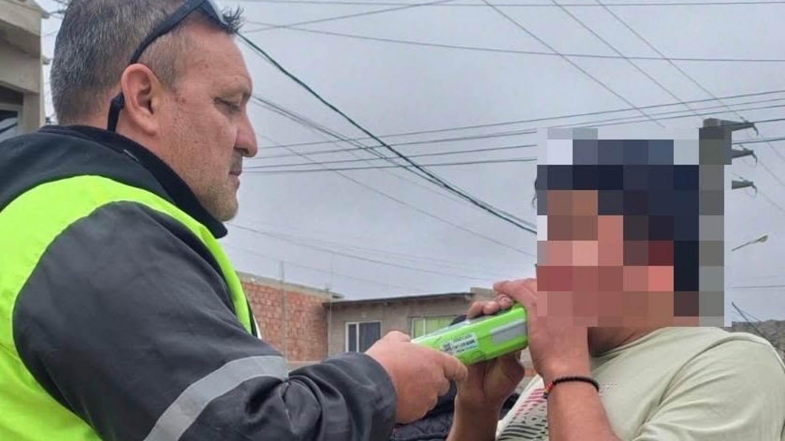 Con 1,26 g/l de alcohol, chocó a una motociclista que circulaba con un nene de 4 años