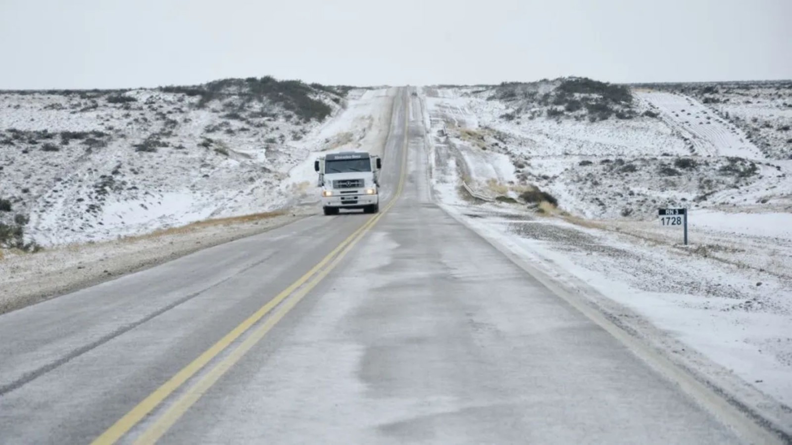 Nieve y hielo complican la circulación en las rutas nacionales de Chubut