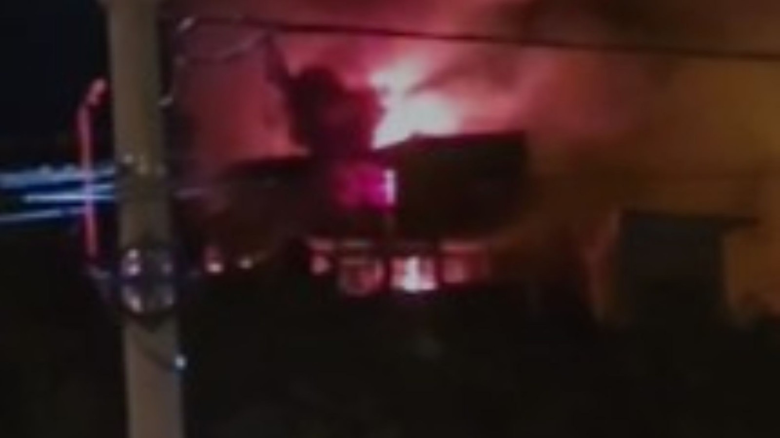 Trelew: incendio intencional tras conflicto entre vecinos dejó una vivienda destruida y tensión en barrio Vepam