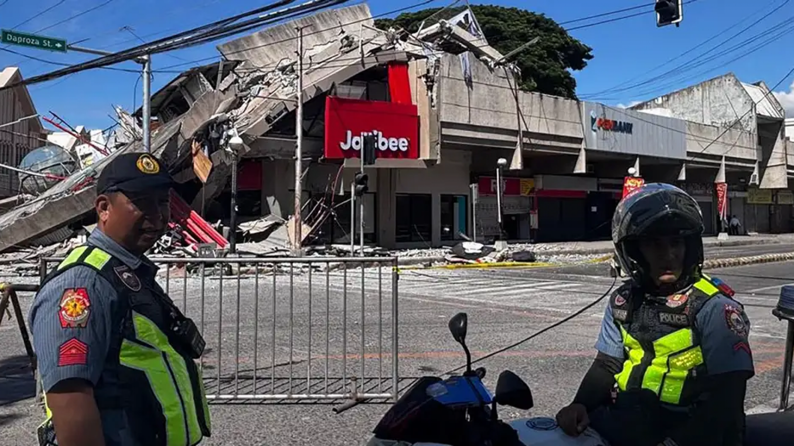 Un terremoto de magnitud 7,8 dejó al menos 15 muertos en Filipinas