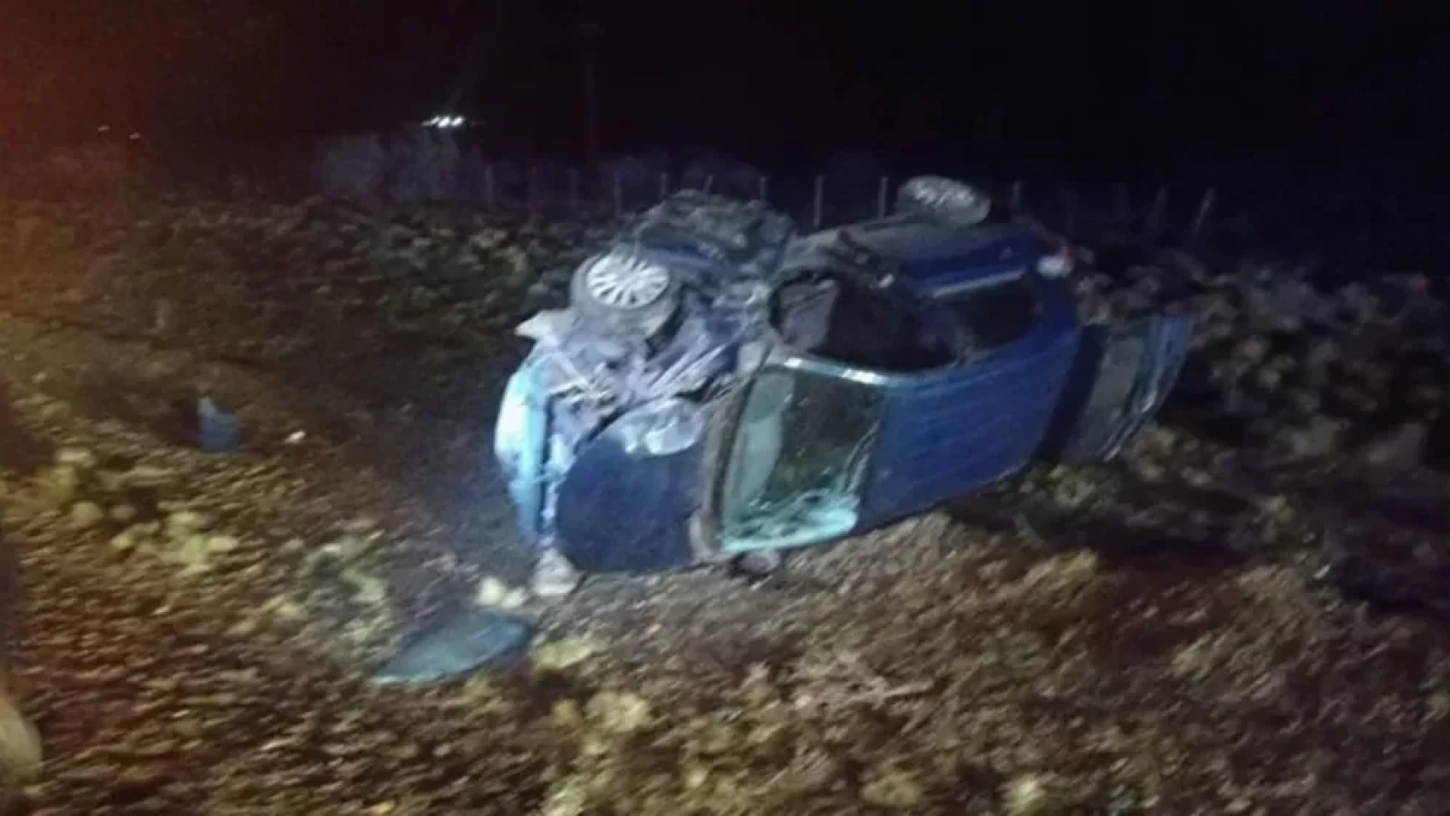 Vuelco en Santa Cruz: rescataron a dos personas atrapadas dentro de un vehículo