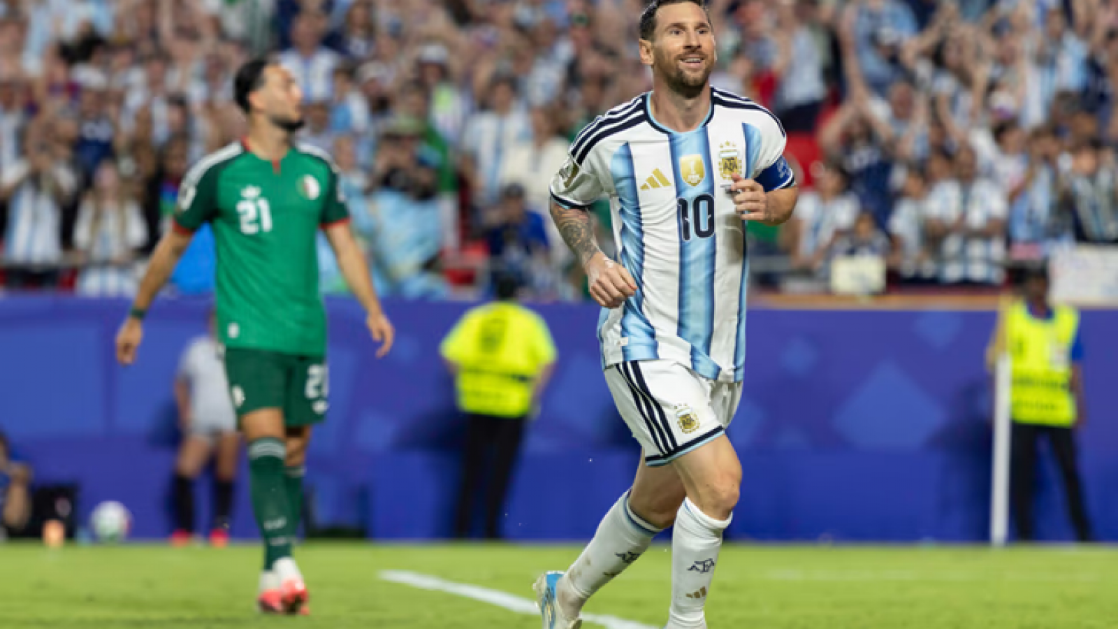 Debut soñado: Argentina venció 3-0 a Argelia con tres goles de Messi