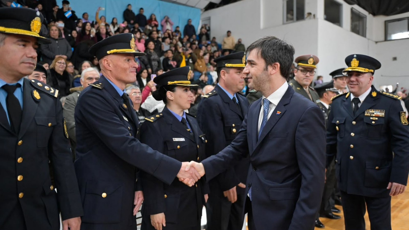 Torres confirmó la construcción de la Escuela de Cadetes y ratificó el primer Plan de Viviendas para la Policía del Chubut