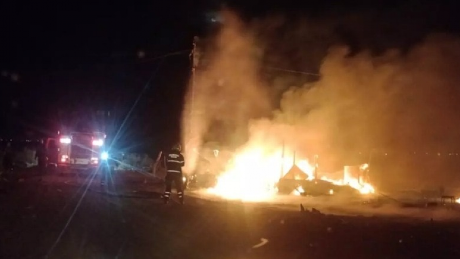 Fue a denunciar el incendio de su casa y terminó detenido por un pedido de captura