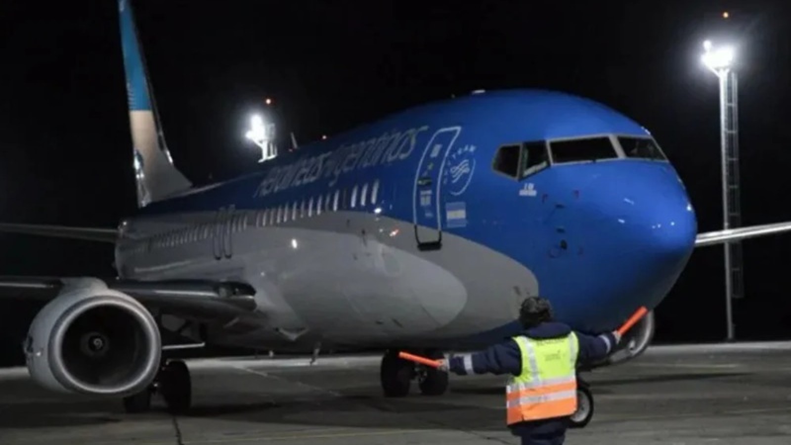 Horarios marginales, alta demanda: Trelew recupera su histórico "vuelo trasnochador" a Buenos Aires