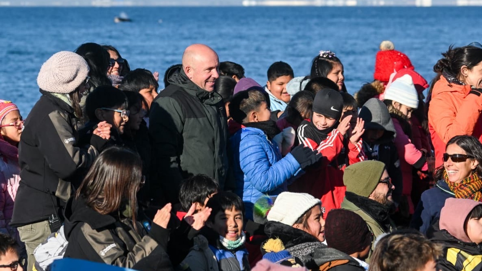 Sastre destacó que cerca de 2.000 chicos de Madryn vivirán la experiencia de recibir a las ballenas