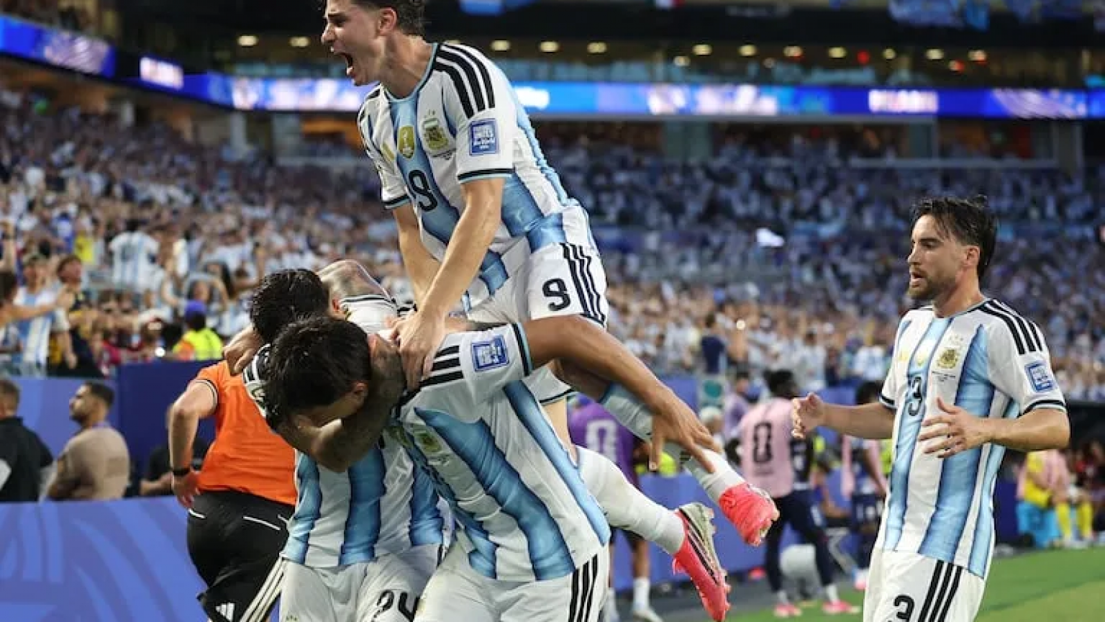 La Selección sufrió hasta el final, derrotó a Cabo Verde y jugará los octavos ante Egipto