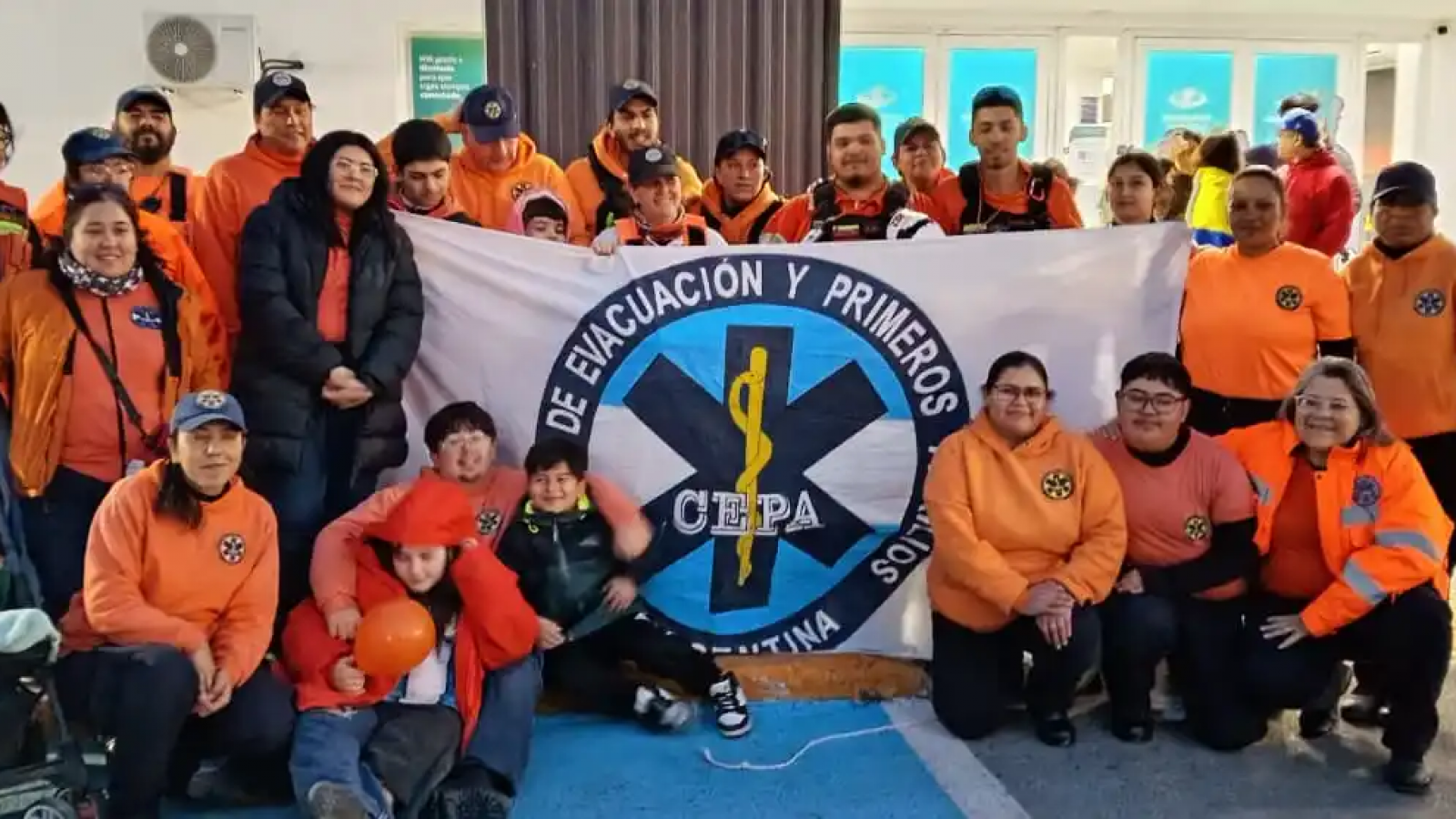Emotivo recibimiento en Madryn para los voluntarios de CEPA que regresaron de Venezuela