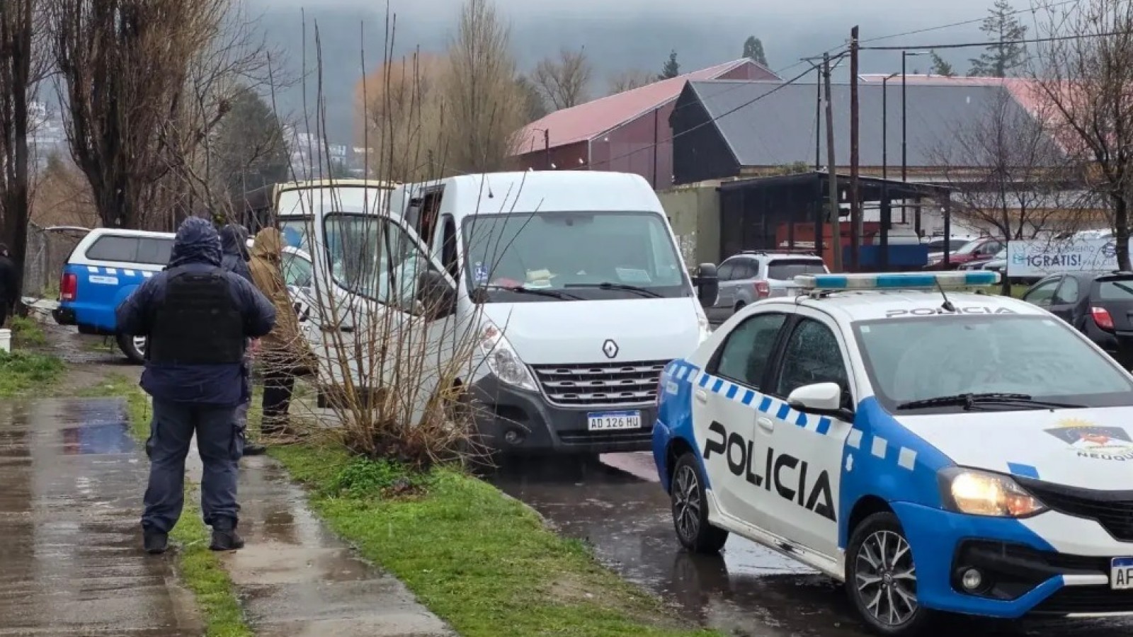Hallaron muerto a un hombre de Esquel dentro de una camioneta en Neuquén