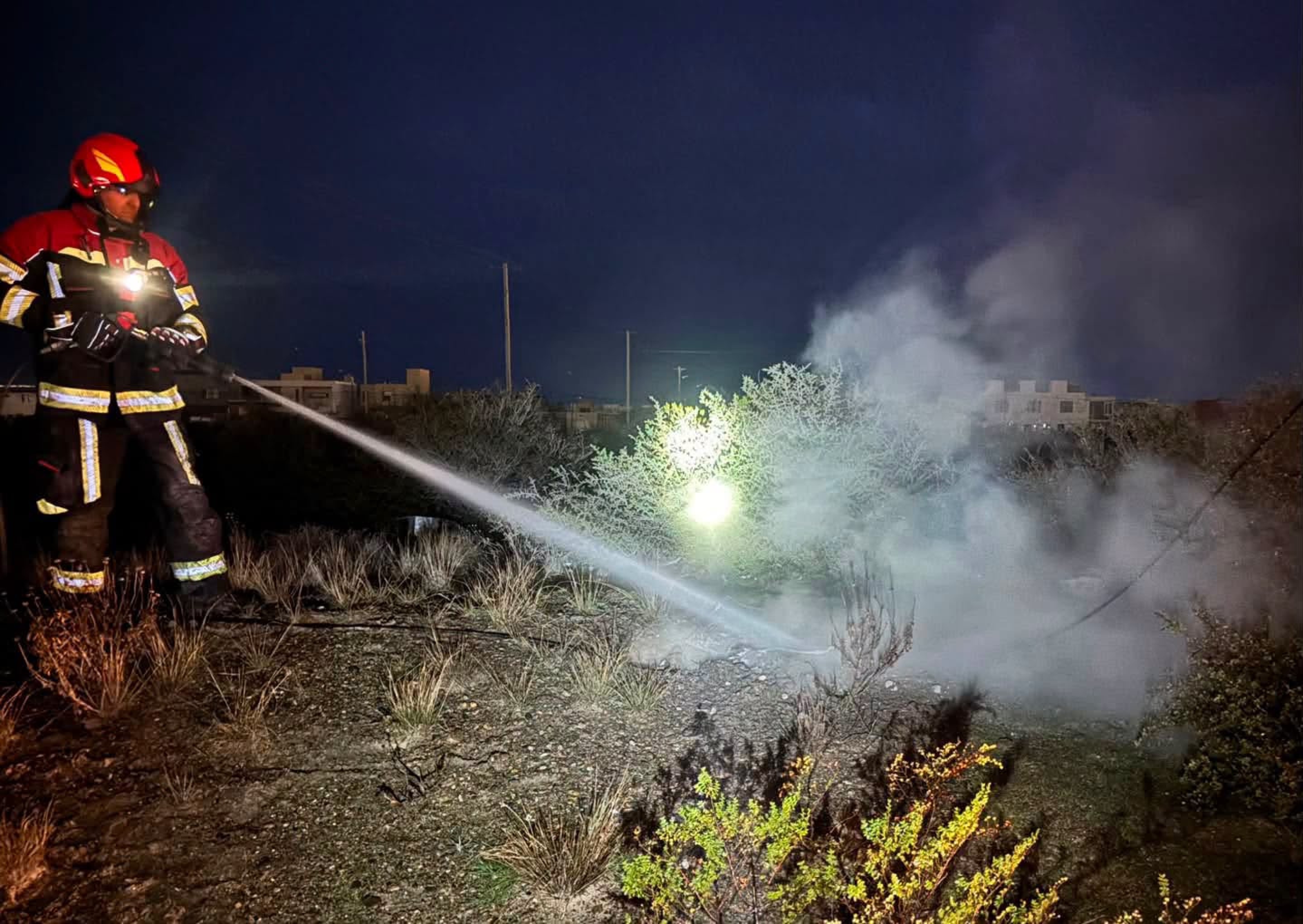 Rawson: bomberos apagaron un incendio de alta tensión y salvaron a una beba de 10 meses