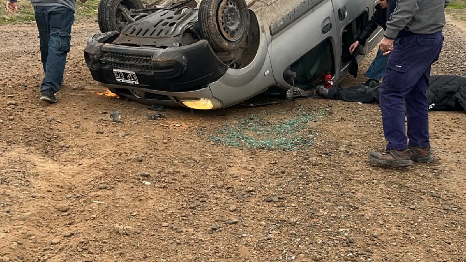 Accidente en la Ruta 3: un vehículo volcó cerca de Maxiconsumo