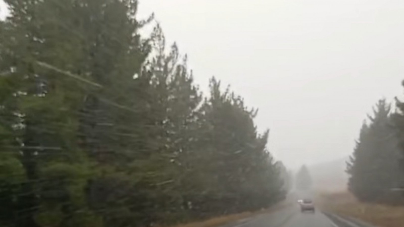 Intensas nevadas complican el tránsito en la Ruta 40 y piden evitar viajes entre Epuyén y El Bolsón