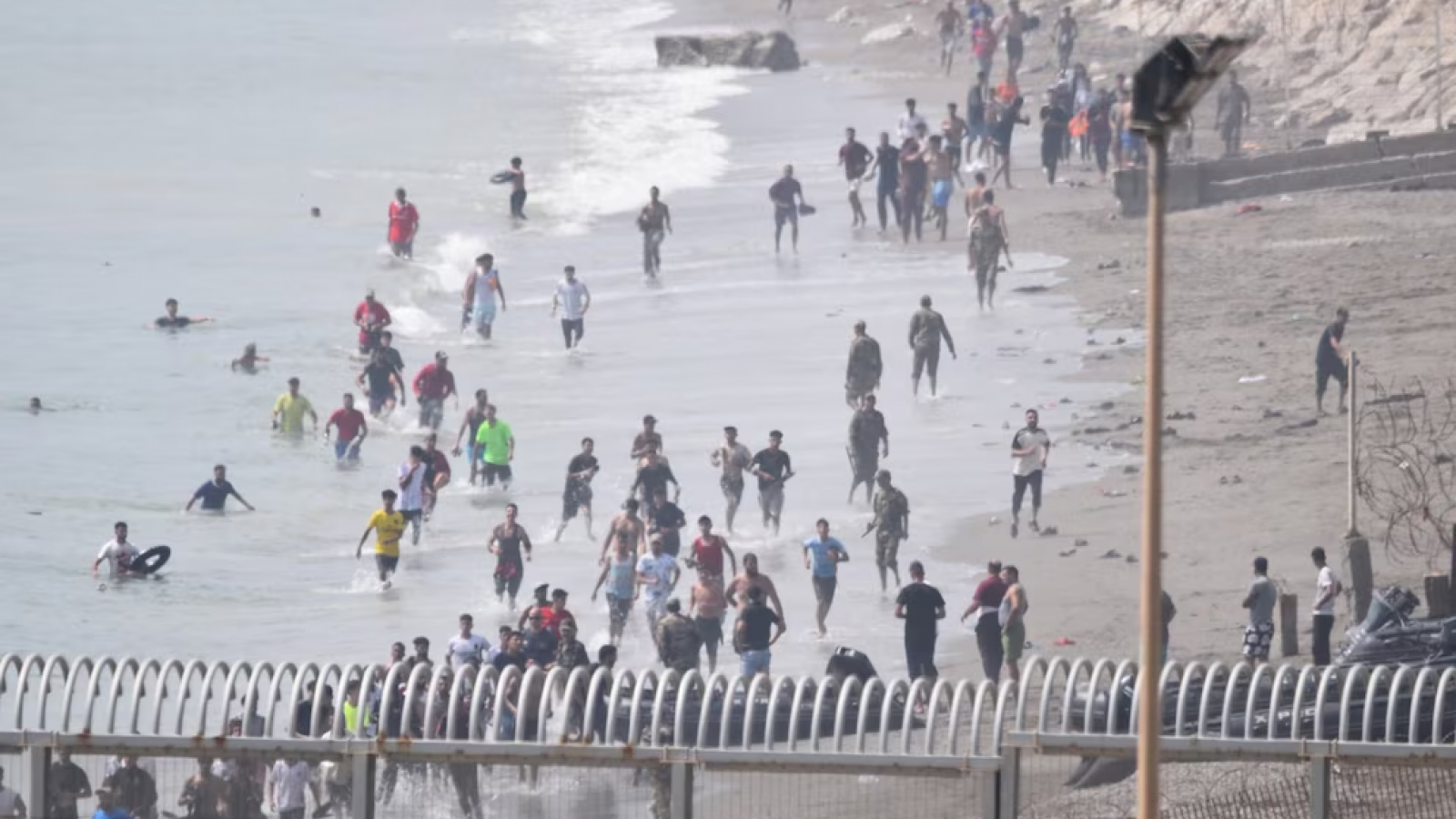 Ceuta vive una crisis migratoria tras el ingreso de miles de personas desde Marruecos