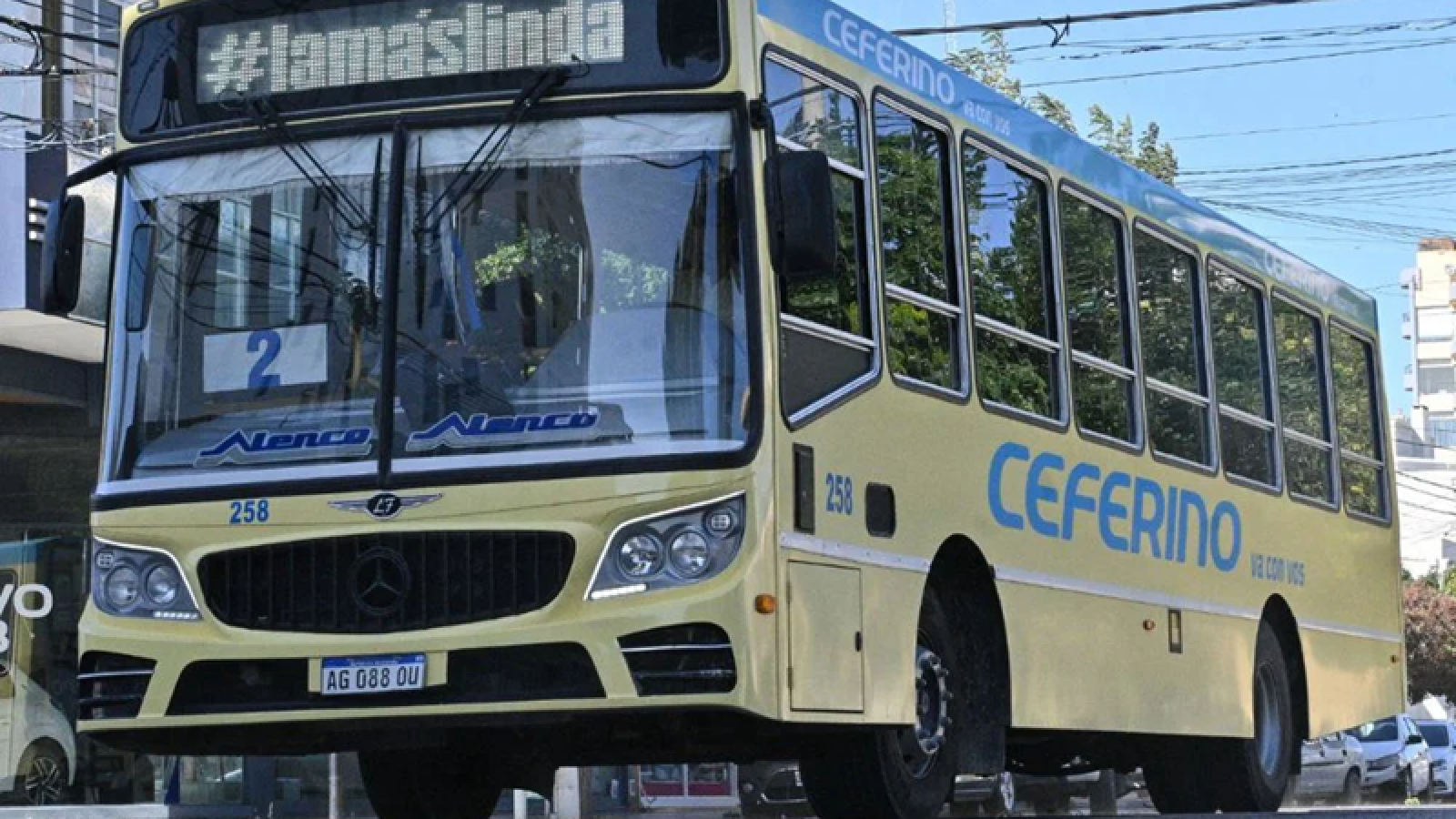 Golpe al bolsillo en Madryn: el boleto de colectivo aumentó 93% en apenas un año, ¿y tu sueldo?