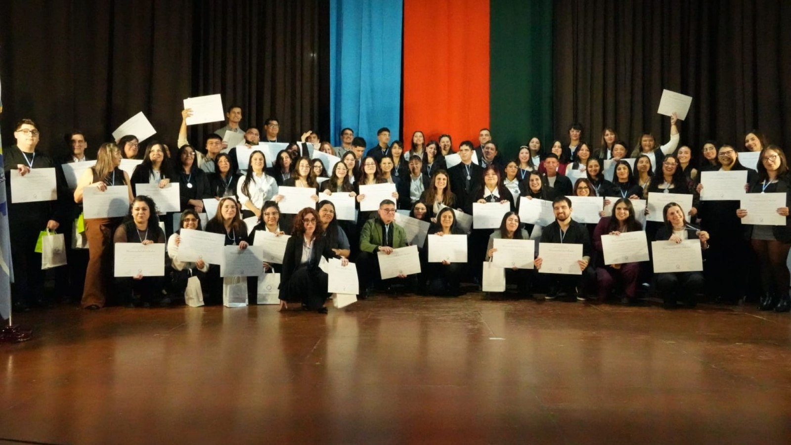 La Universidad del Chubut celebró su XIII Colación de Grados en Rawson