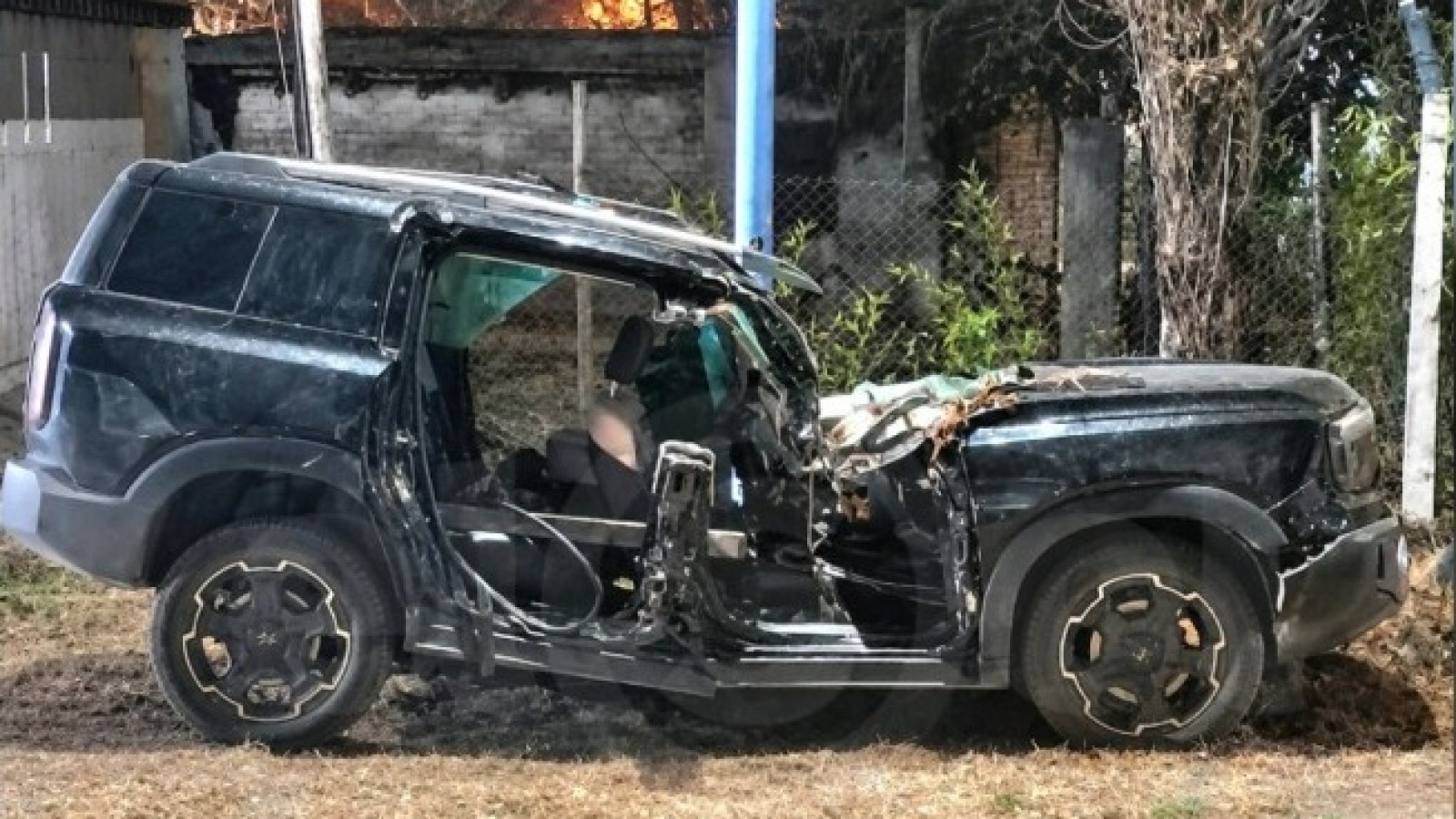 Dos chubutenses murieron en una tragedia vial en Mendoza: un árbol cayó sobre su vehículo