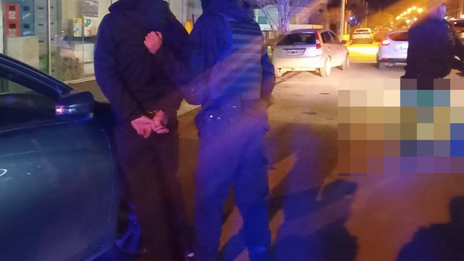Puerto Madryn: quedó inconsciente tras una violenta pelea en el centro y detuvieron a dos hombres