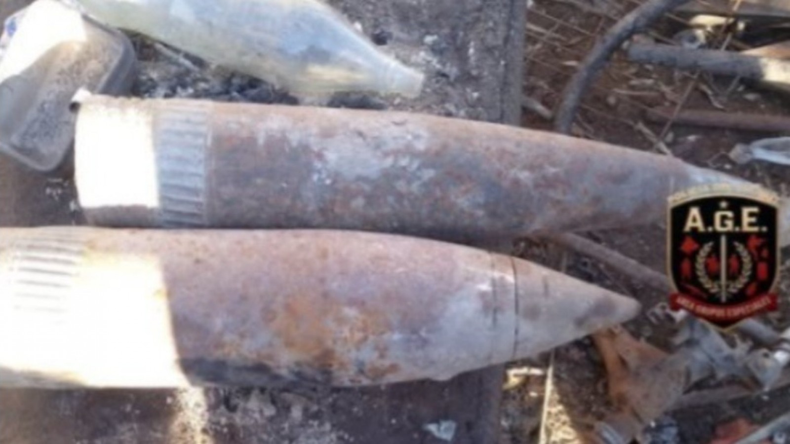 Alerta en Trelew: un chatarrero entregó dos proyectiles de artillería, uno cargado con fósforo
