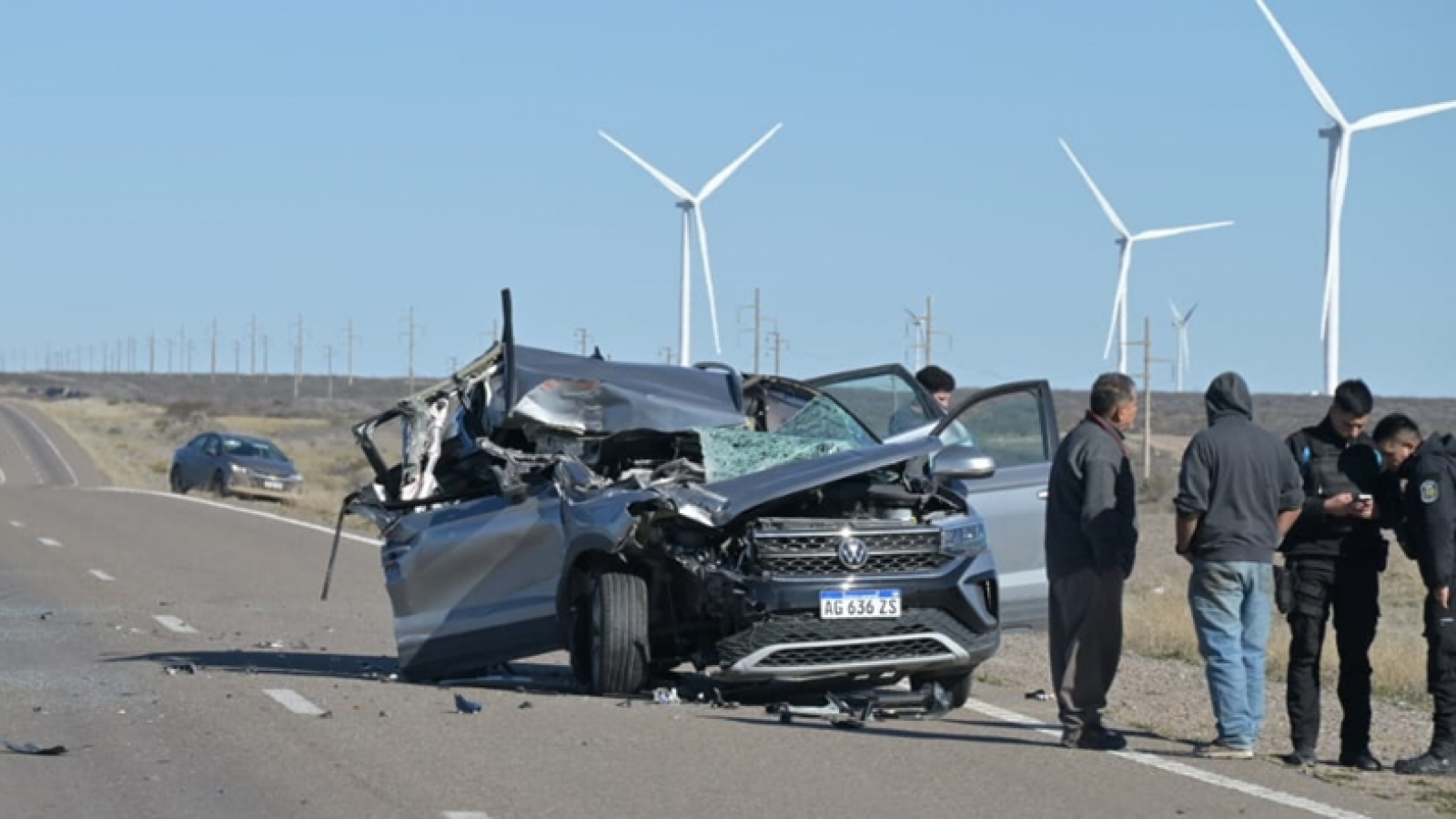 Milagro en la Ruta 3: un hombre mayor sobrevivió tras impactar su camioneta contra la parte trasera de un camión