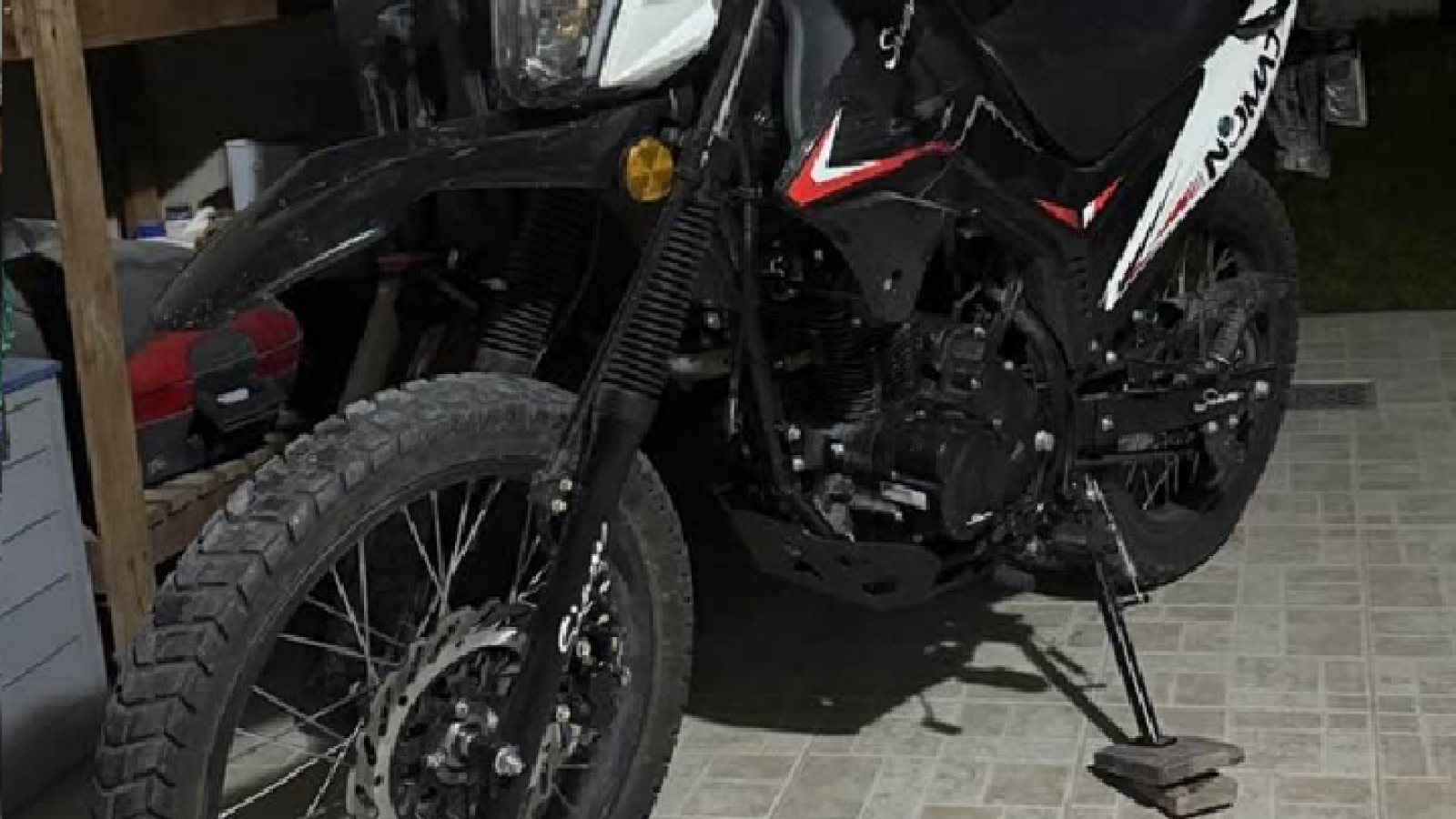 Puerto Madryn: le robaron la moto durante la noche y pide ayuda para recuperarla