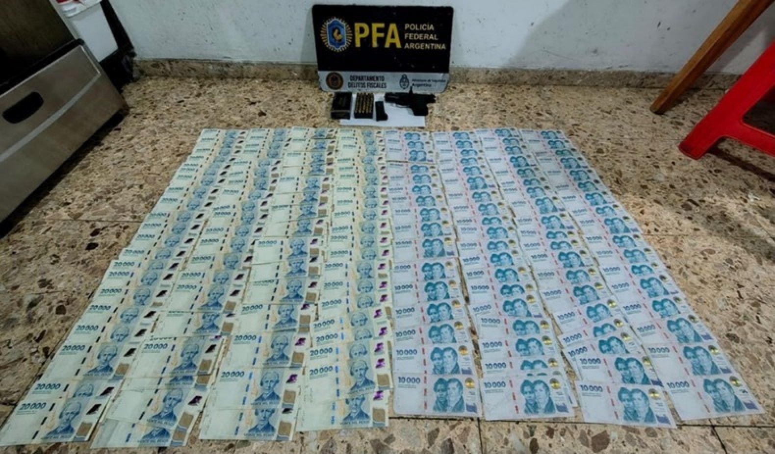 Nueve detenidos tras 15 allanamientos en La Plata y Buenos Aires
