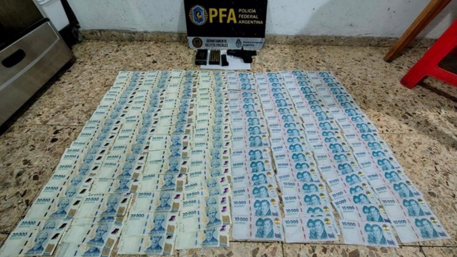 Nueve detenidos tras 15 allanamientos en La Plata y Buenos Aires