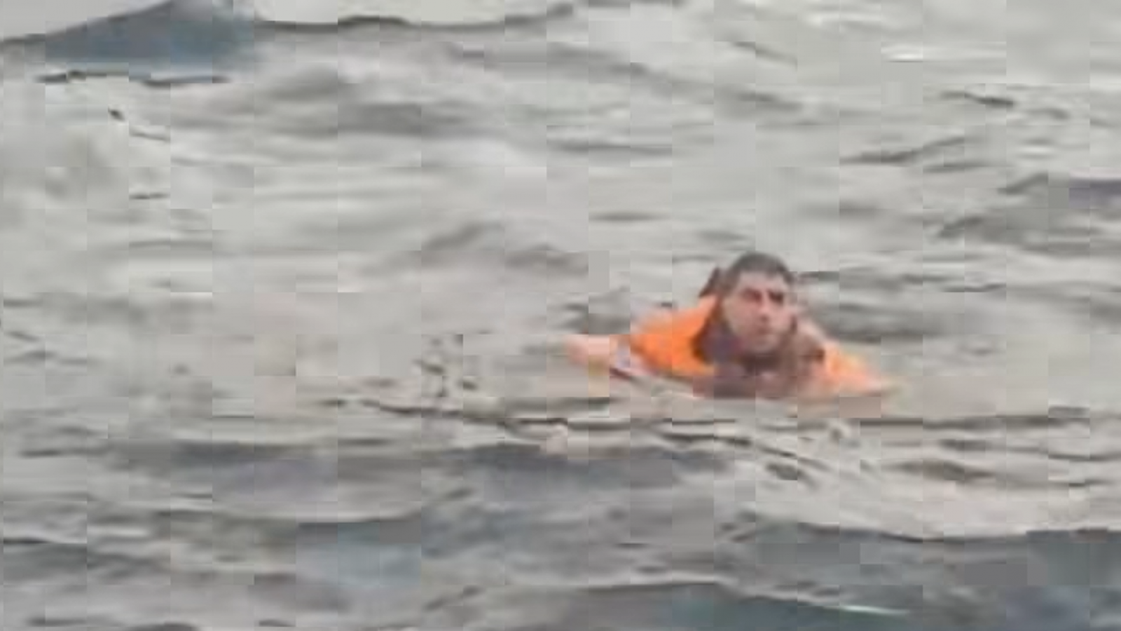 Dramático rescate en altamar: un marinero cayó del Argenova VI y lograron salvarlo