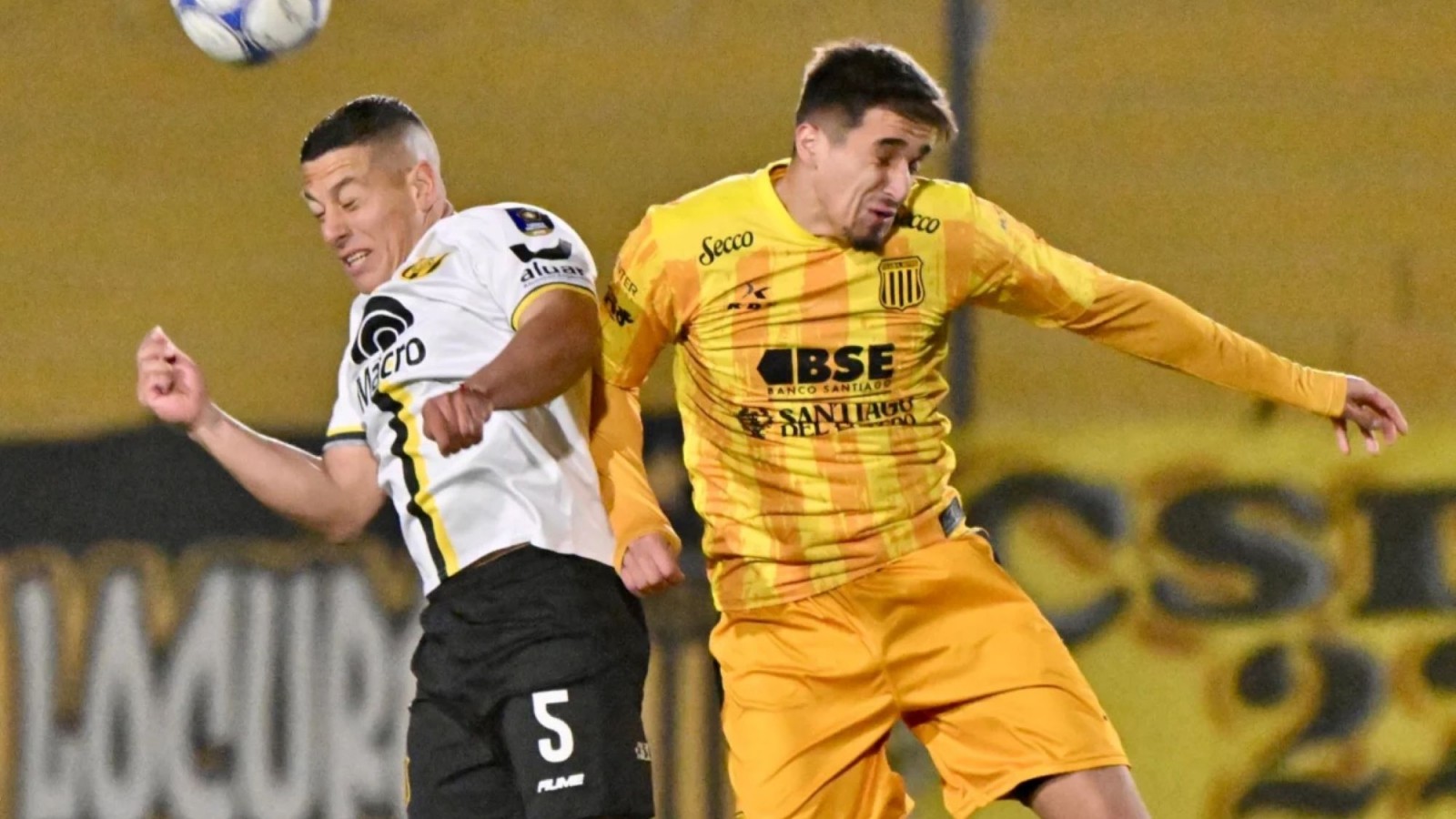Deportivo Madryn goleó 4-0 a Mitre y quedó a un paso de meterse entre los tres mejores de la Primera Nacional