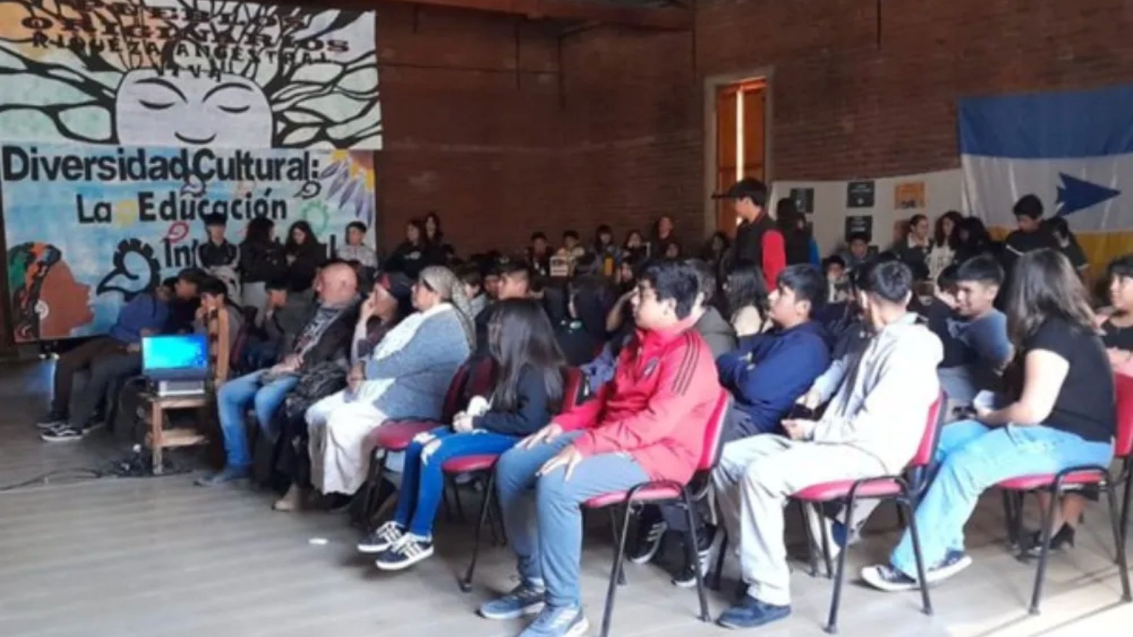 El Cinemóvil llega a Puerto Pirámides con una película para niños y show en vivo