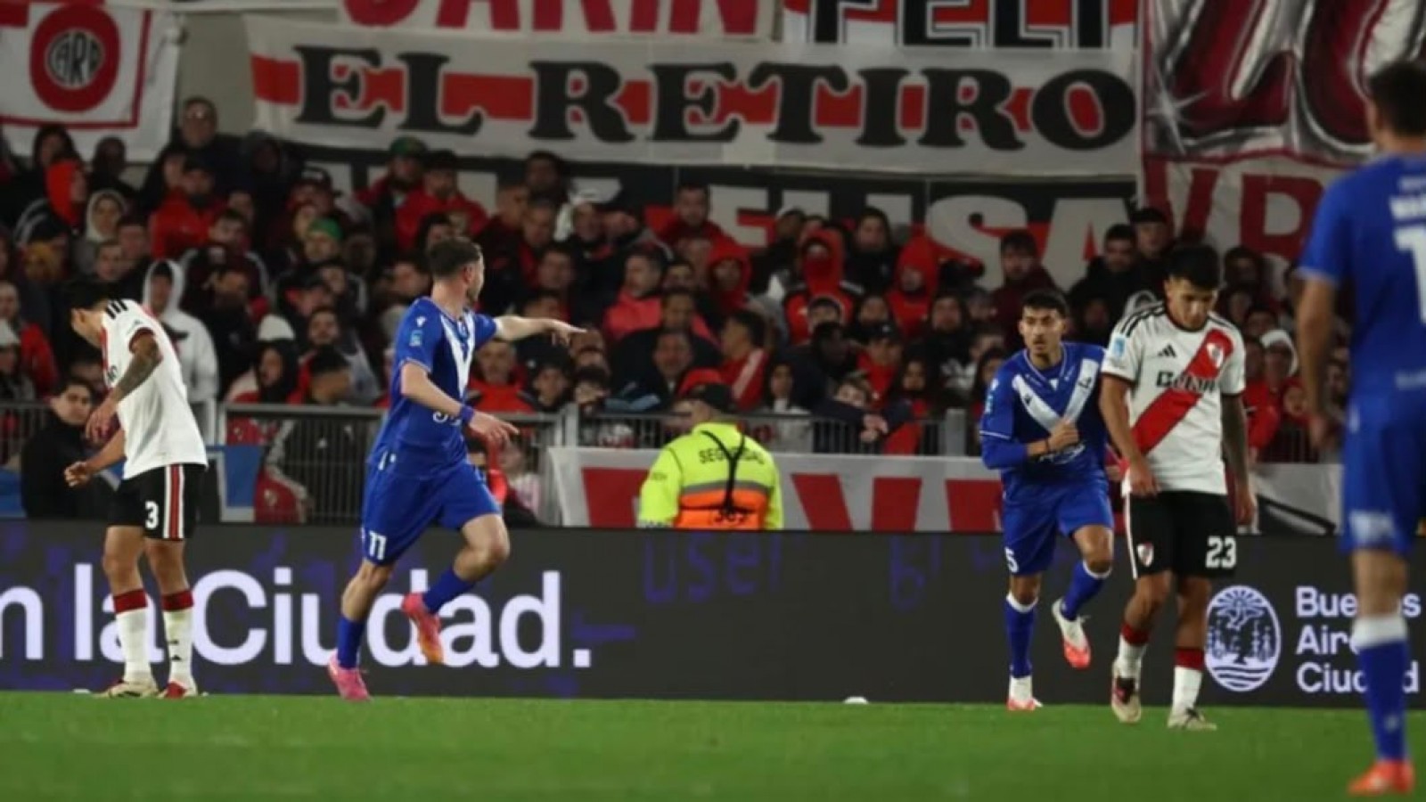 River dejó escapar el triunfo y empató 2-2 con Vélez en el Monumental