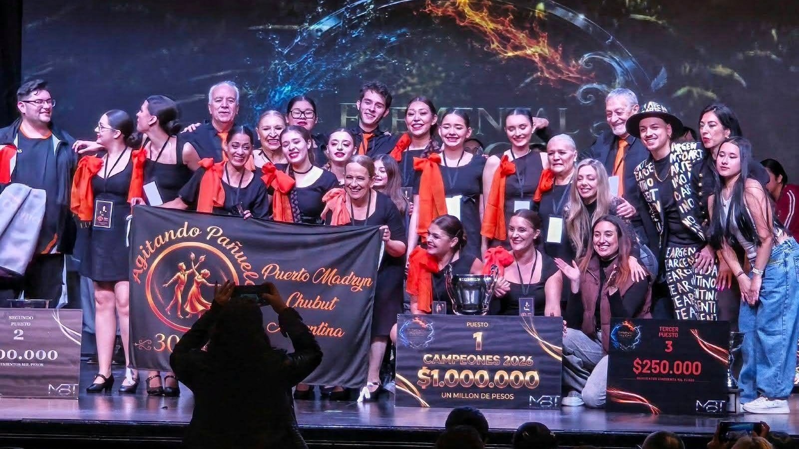 Orgullo madrynense: Agitando Pañuelos fue el ganador total del certamen Elemental Dance en Buenos Aires