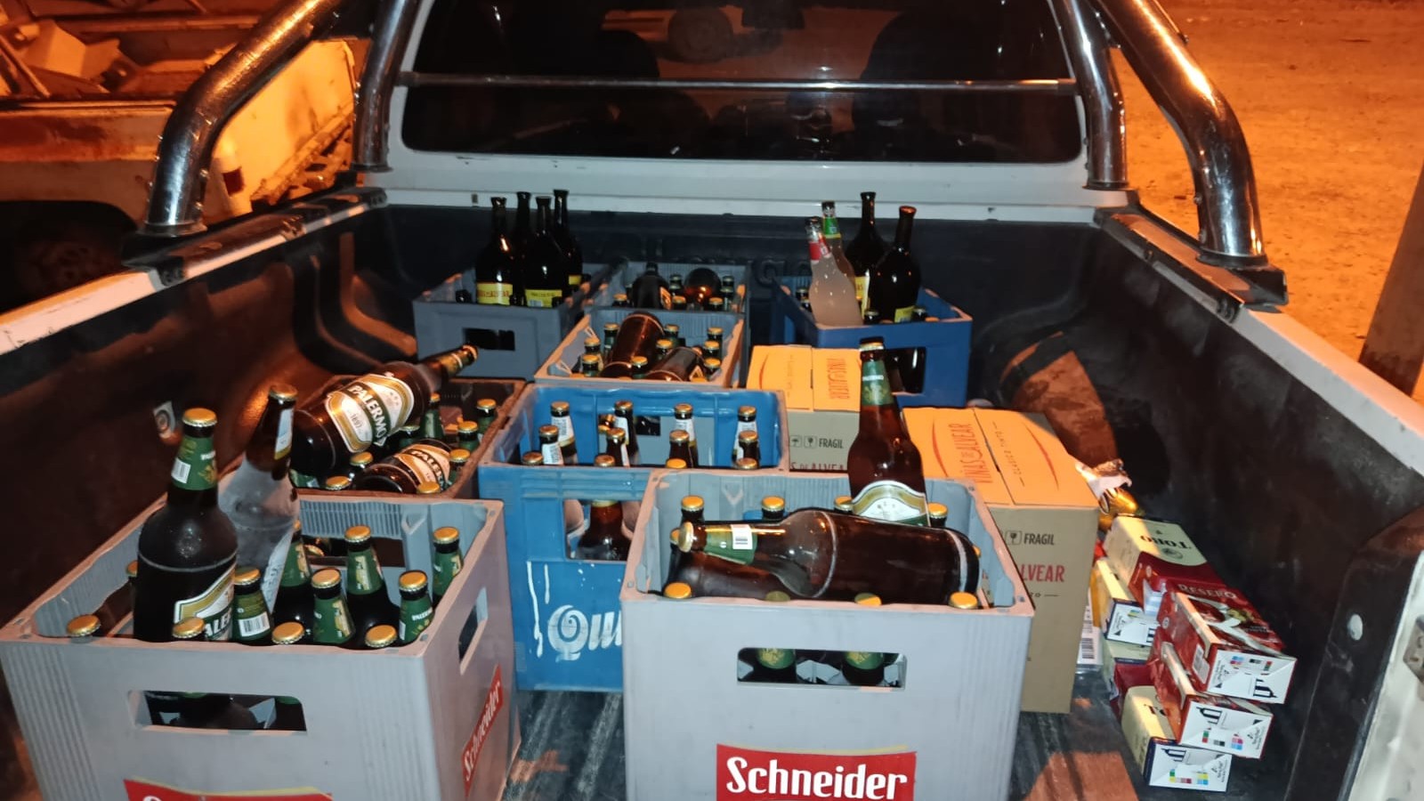 Operativo en Trelew: incautaron botellas y latas de bebidas alcohólicas