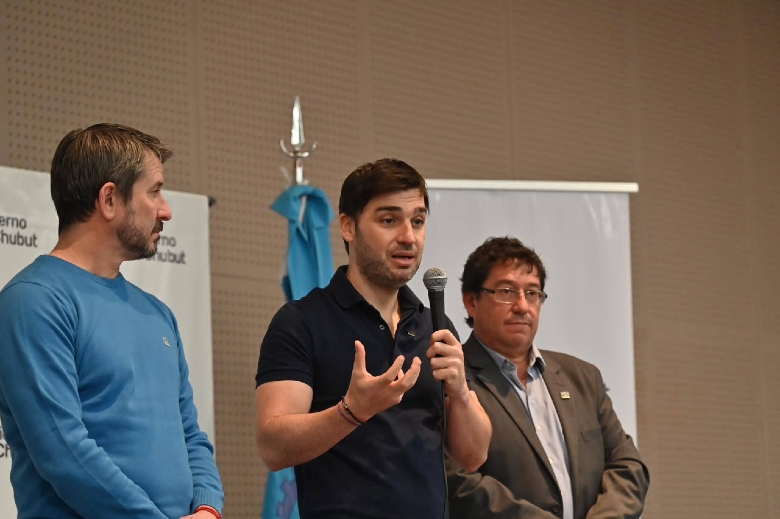 Regularización dominial en Chubut: el Gobierno provincial entregó títulos de propiedad y firmas de escrituras a vecinos de Trelew