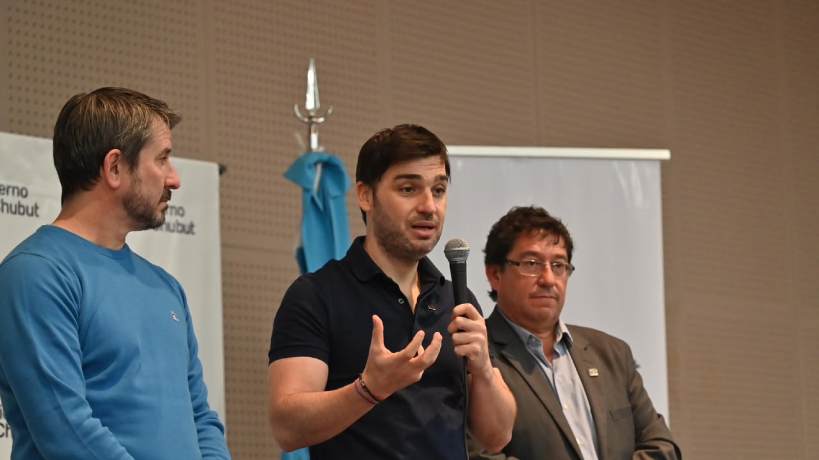 Regularización dominial en Chubut: el Gobierno provincial entregó títulos de propiedad y firmas de escrituras a vecinos de Trelew